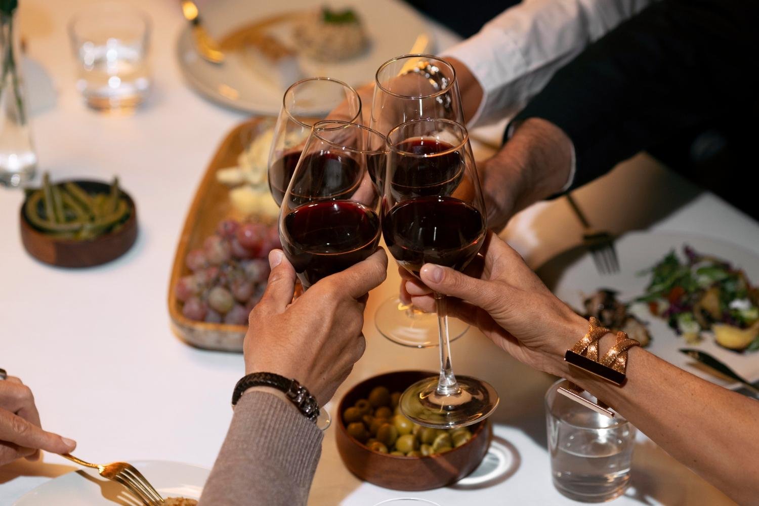 A Malbec se destaca por um perfil sensorial sedutor e aromas de frutas negras maduras se combinam a notas florais de violeta