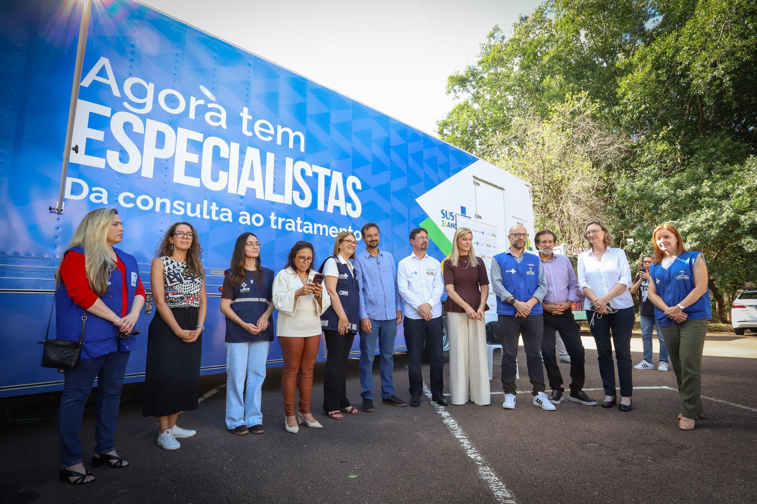Autoridades participaram de ato que marcou chegada da carreta em Porto Alegre