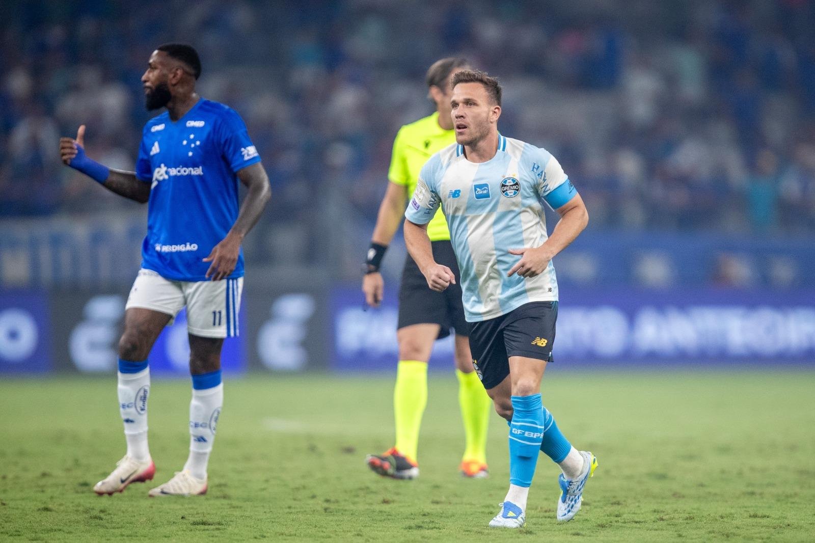 Jogador rescindiu contrato com a Juventus