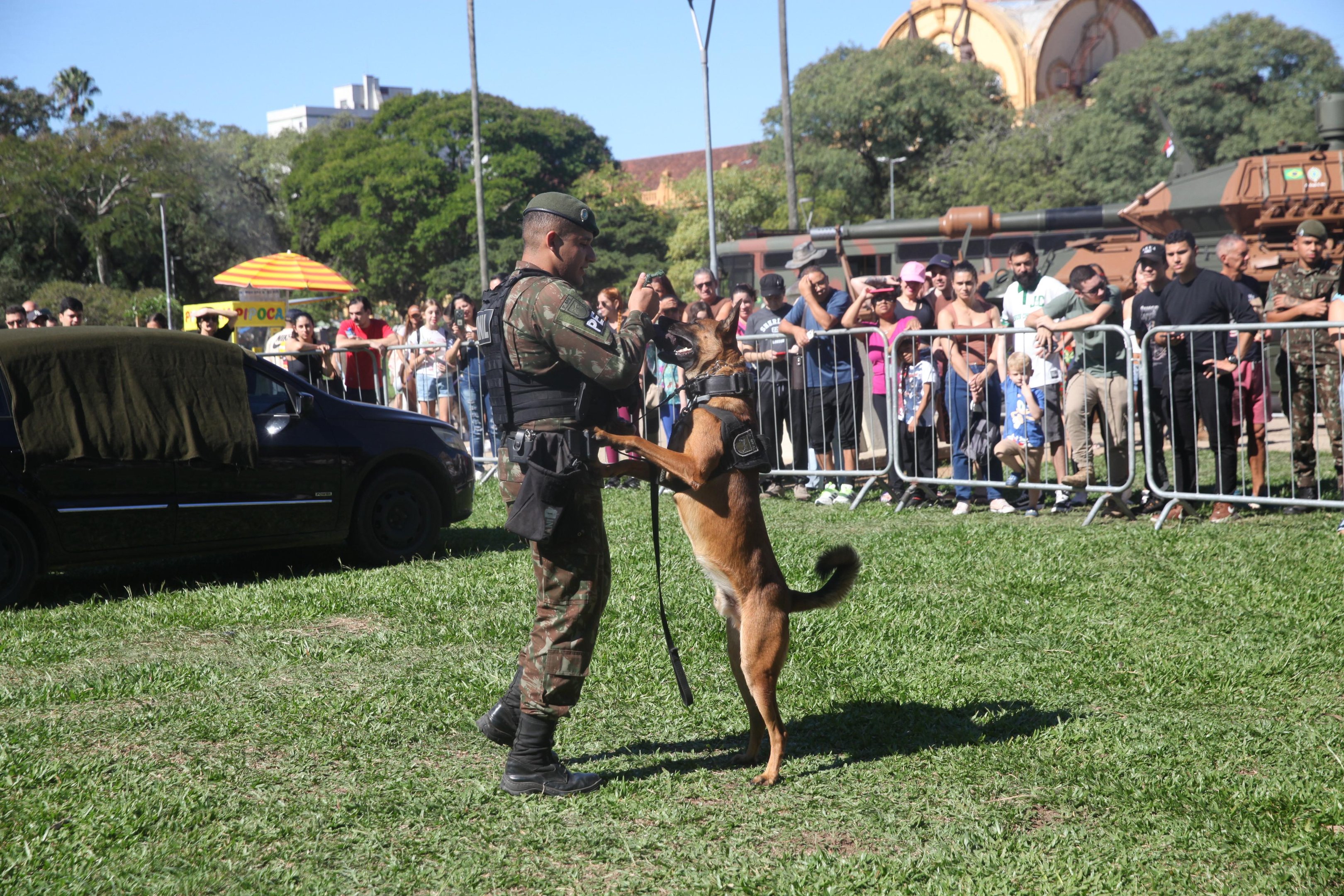 Dia do Exercito &eacute; comemorado no Monumento do Expedicion&aacute;rio no Parque da Reden&ccedil;&atilde;o