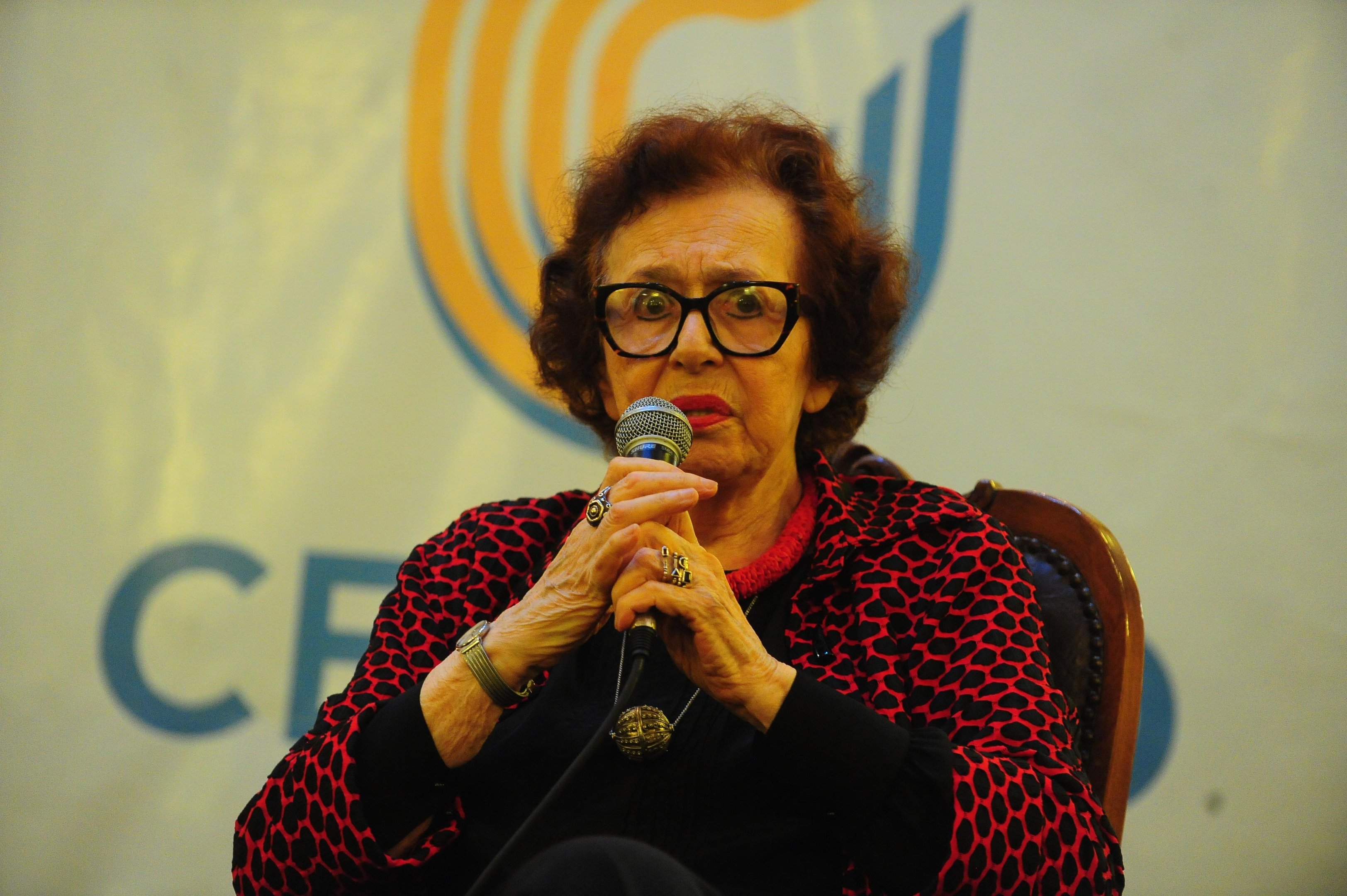 Bate-papo com sobrevivente do Holocausto, Ruth Sprung Tarasantchi, ocorreu no Centro Israelita Porto-alegrense