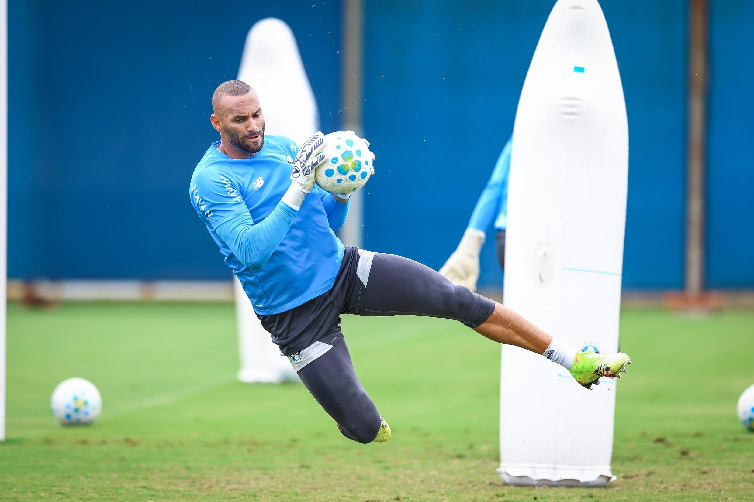 Goleiro est&aacute; jogando no Gr&ecirc;mio