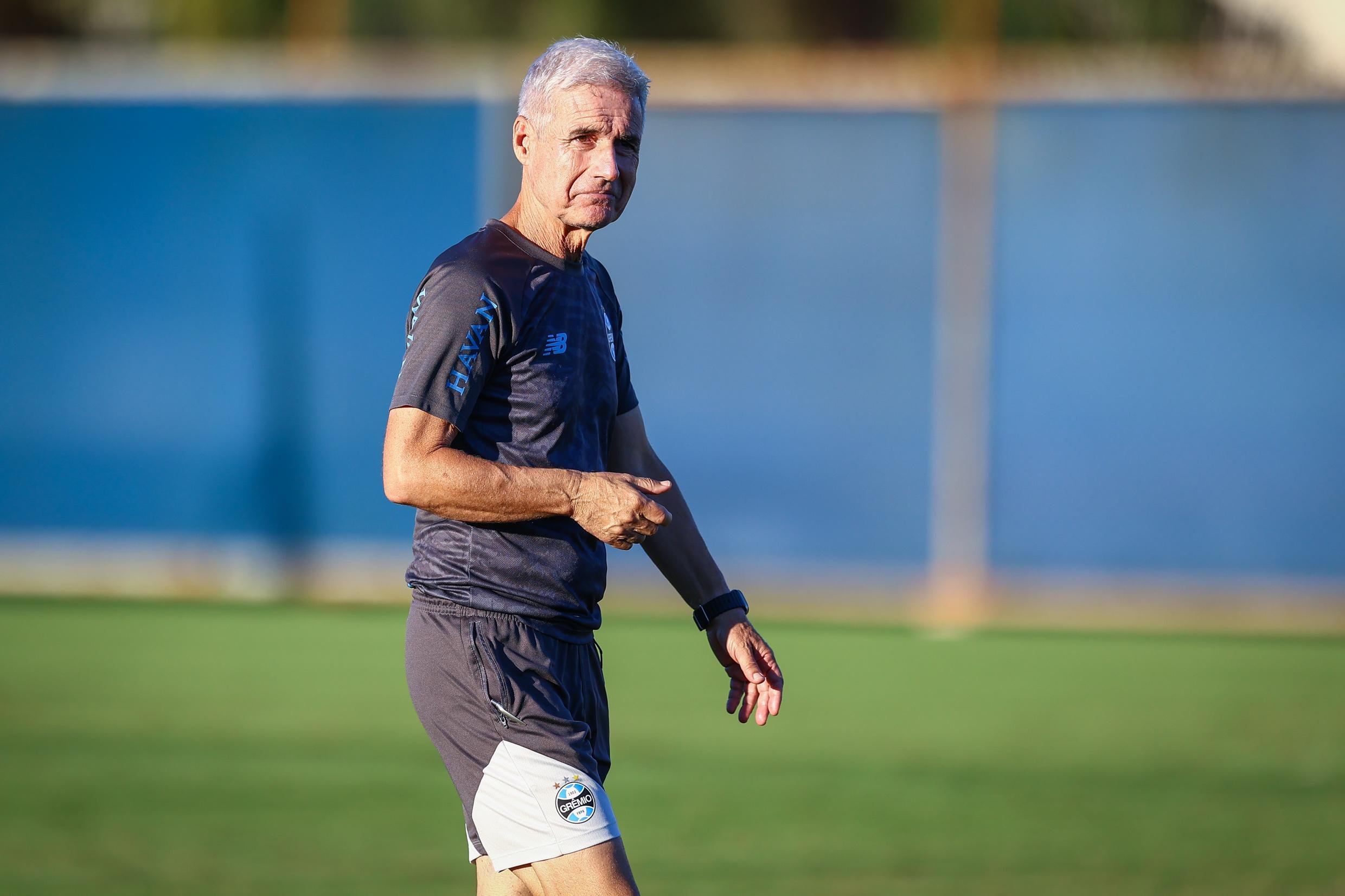Lu&iacute;s Castro est&aacute; pressionado no Tricolor