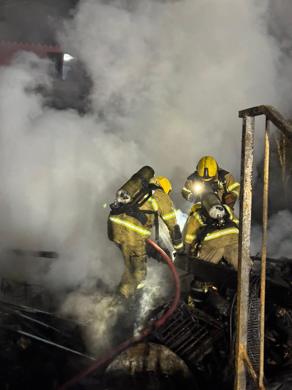 Inc&ecirc;ndio foi atendido pelo Corpo de Bombeiros na noite de segunda-feira