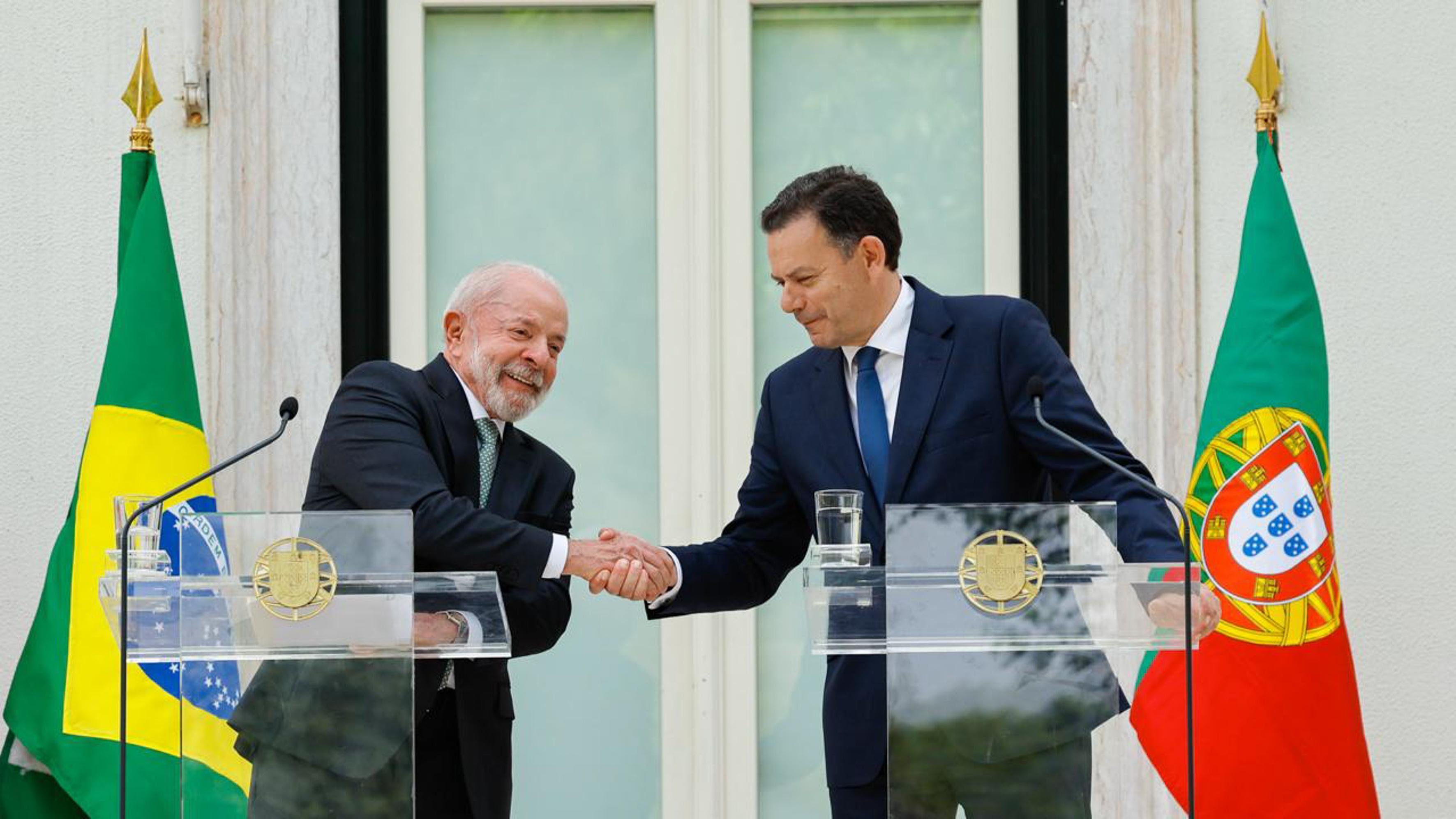 Luiz In&aacute;cio Lula da Silva durante declara&ccedil;&atilde;o conjunta &agrave; imprensa em Portugal