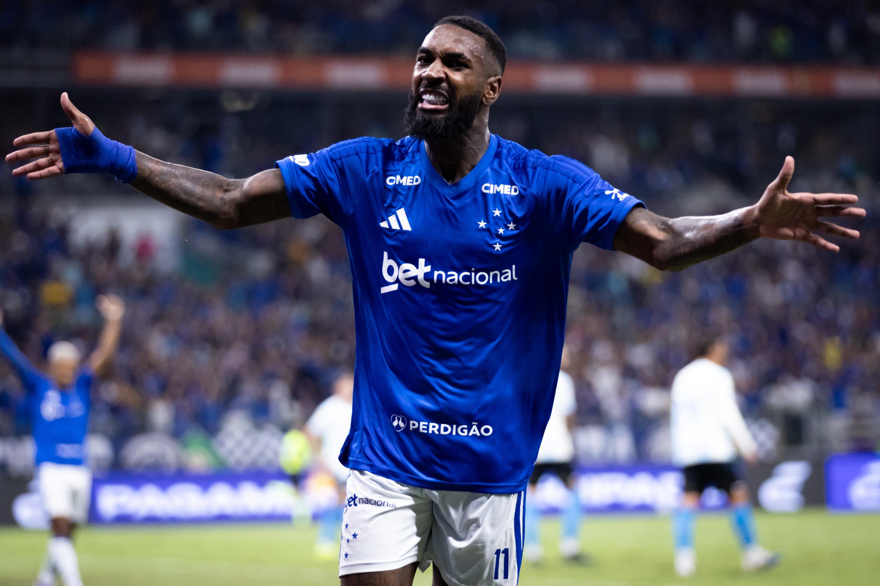Gerson come&ccedil;a a mostrar o futebol que fez o Cruzeiro pagar uma fortuna por ele.