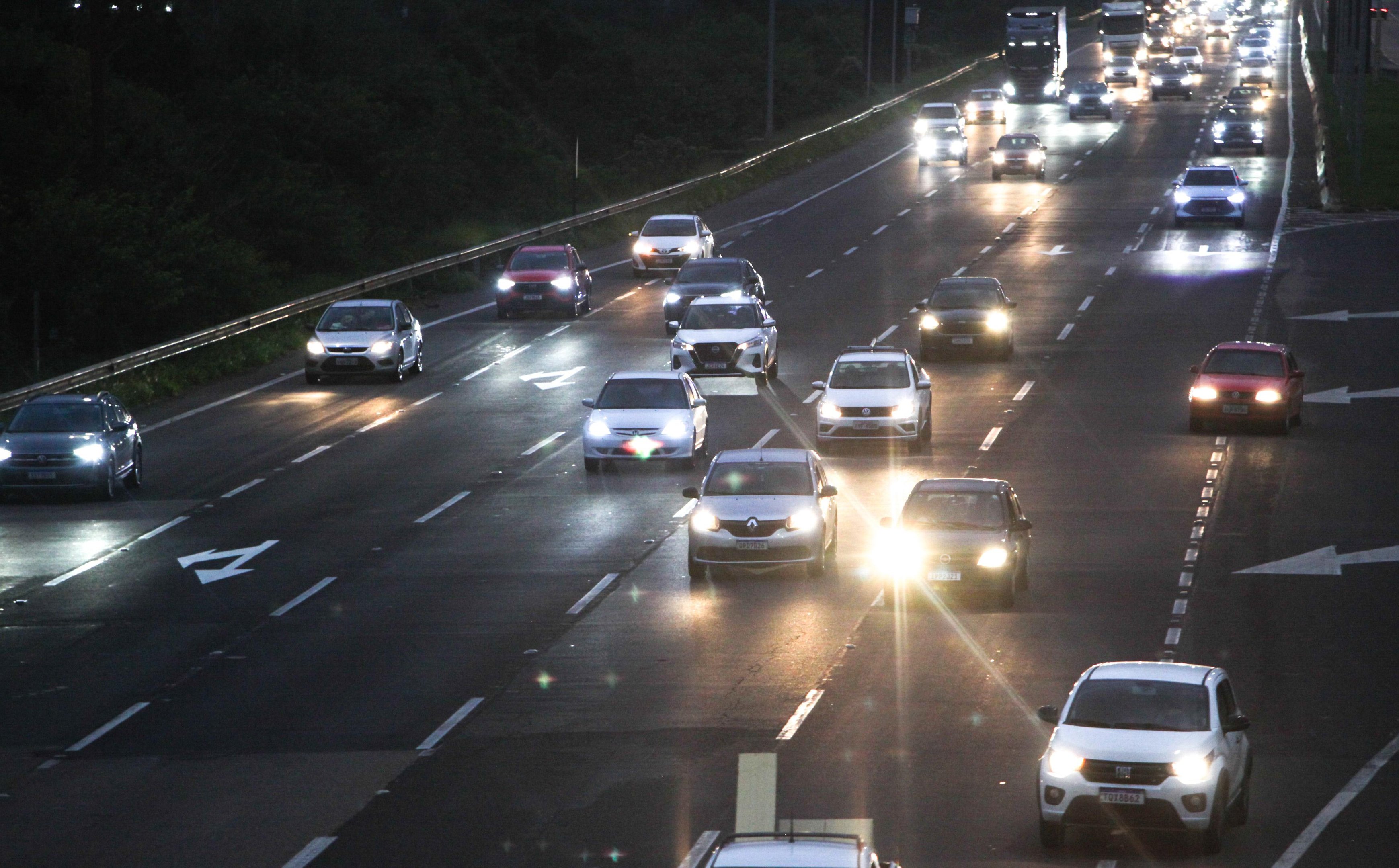 Cerca de 44 autom&oacute;veis passam por minuto pelo ped&aacute;gio de Gravata&iacute;