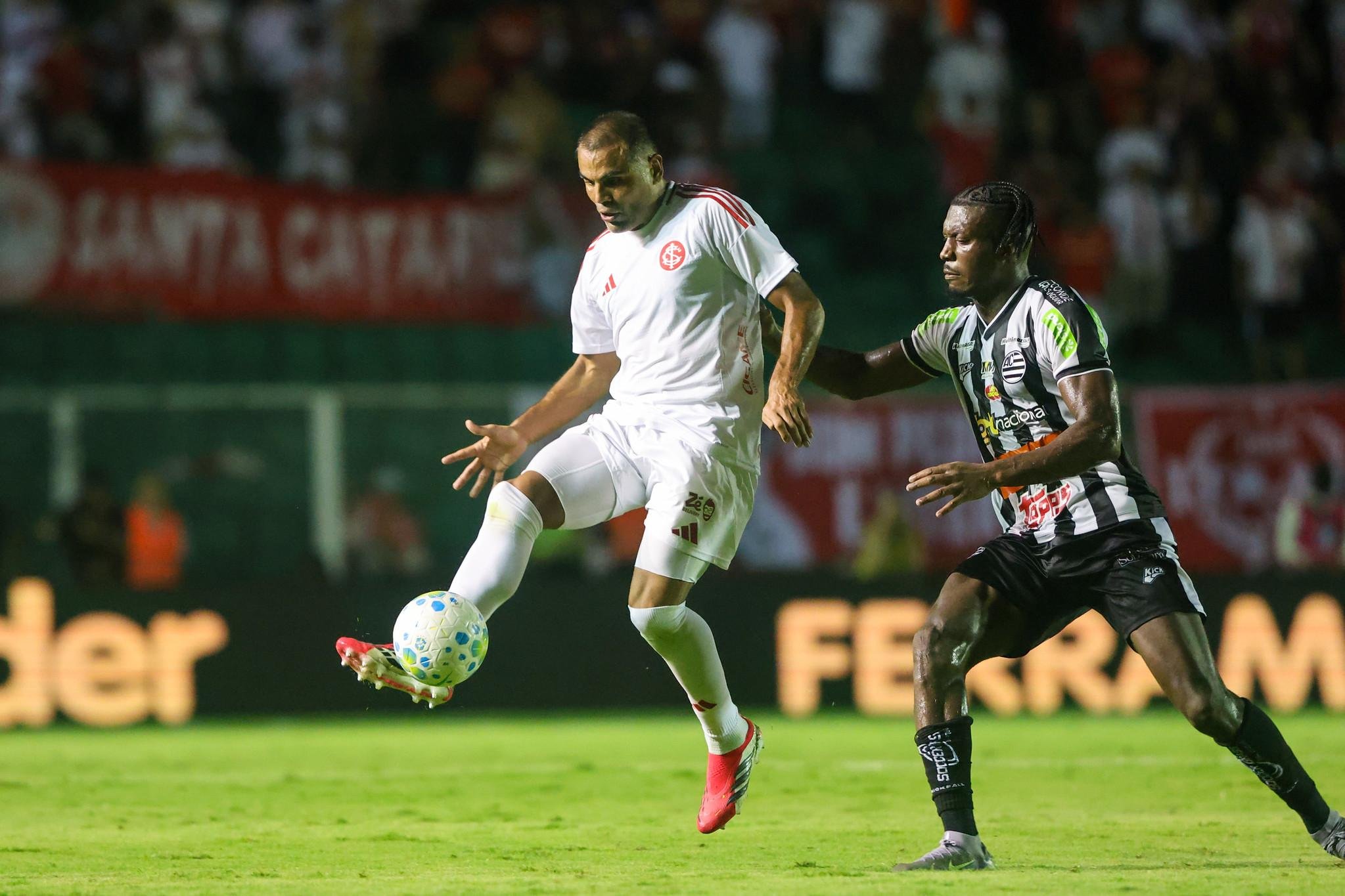 Mercado voltou de suspens&atilde;o, mas atuou por apenas 45 minutos na estreia do Inter na Copa do Brasil
