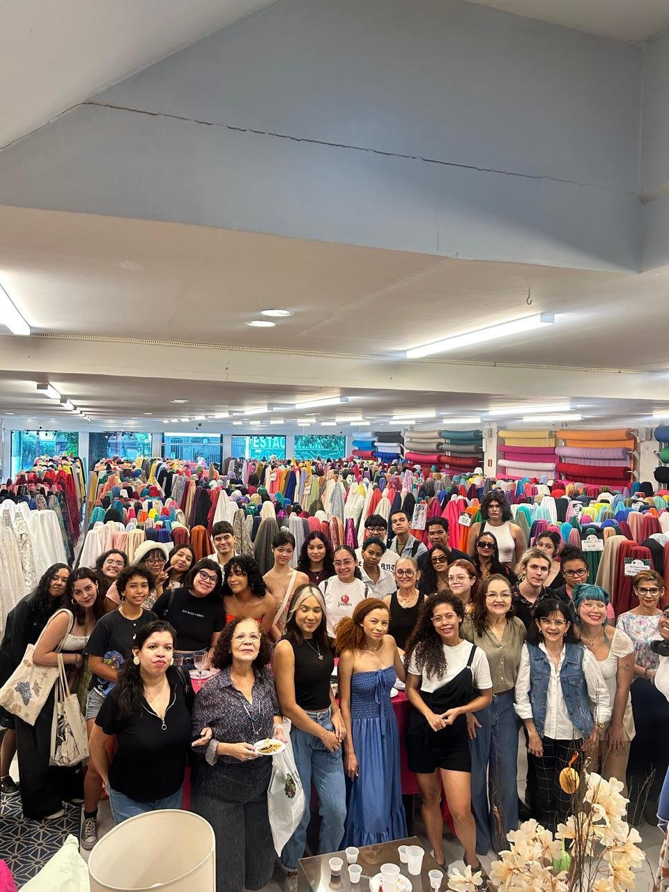 Campanha da sociedade civil pela transforma&ccedil;&atilde;o da moda oferece oficina de costura