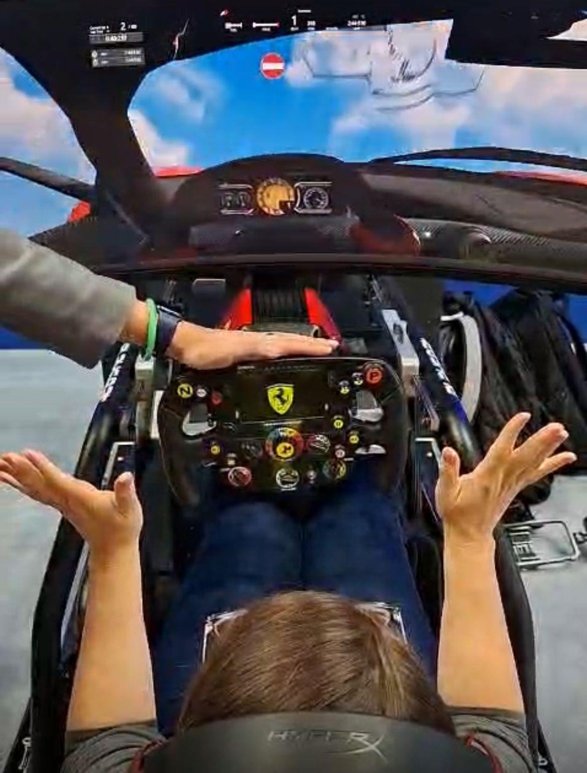 &Aacute;pice da minha "carreira" de piloto aconteceu em uma curva acentuada, onde consegui capotar o carro