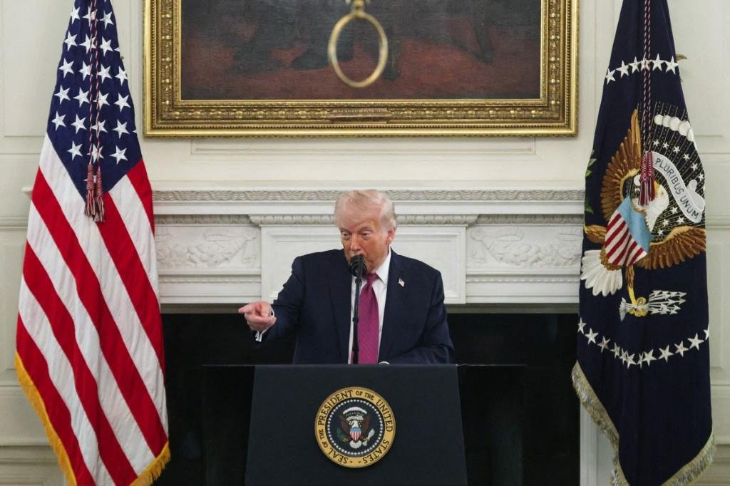 EUA t&ecirc;m o controle total do Estreito de Ormuz, diz Trump