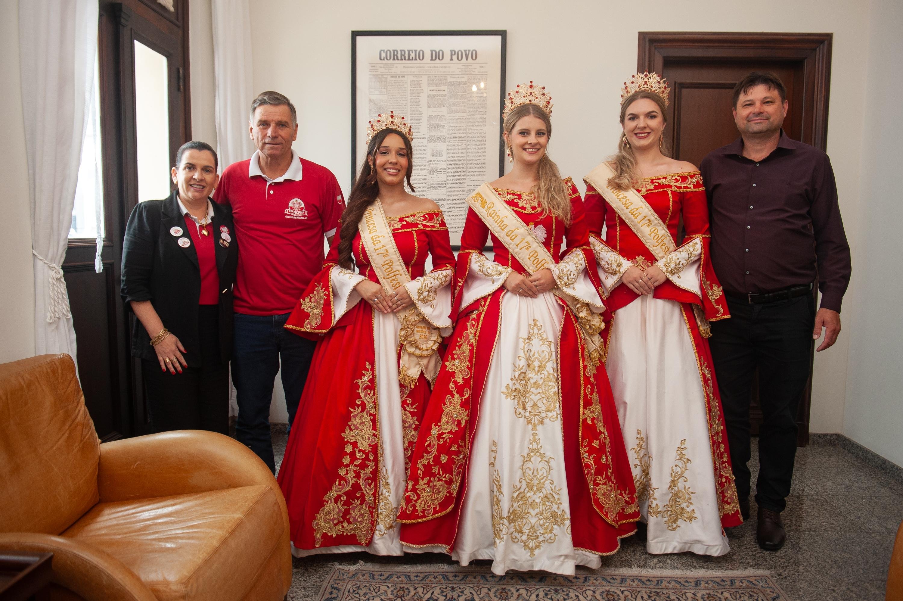 Comitiva de Guarani das Miss&otilde;es visita o Correio do Povo para falar da Polfest, uma festa polonesa