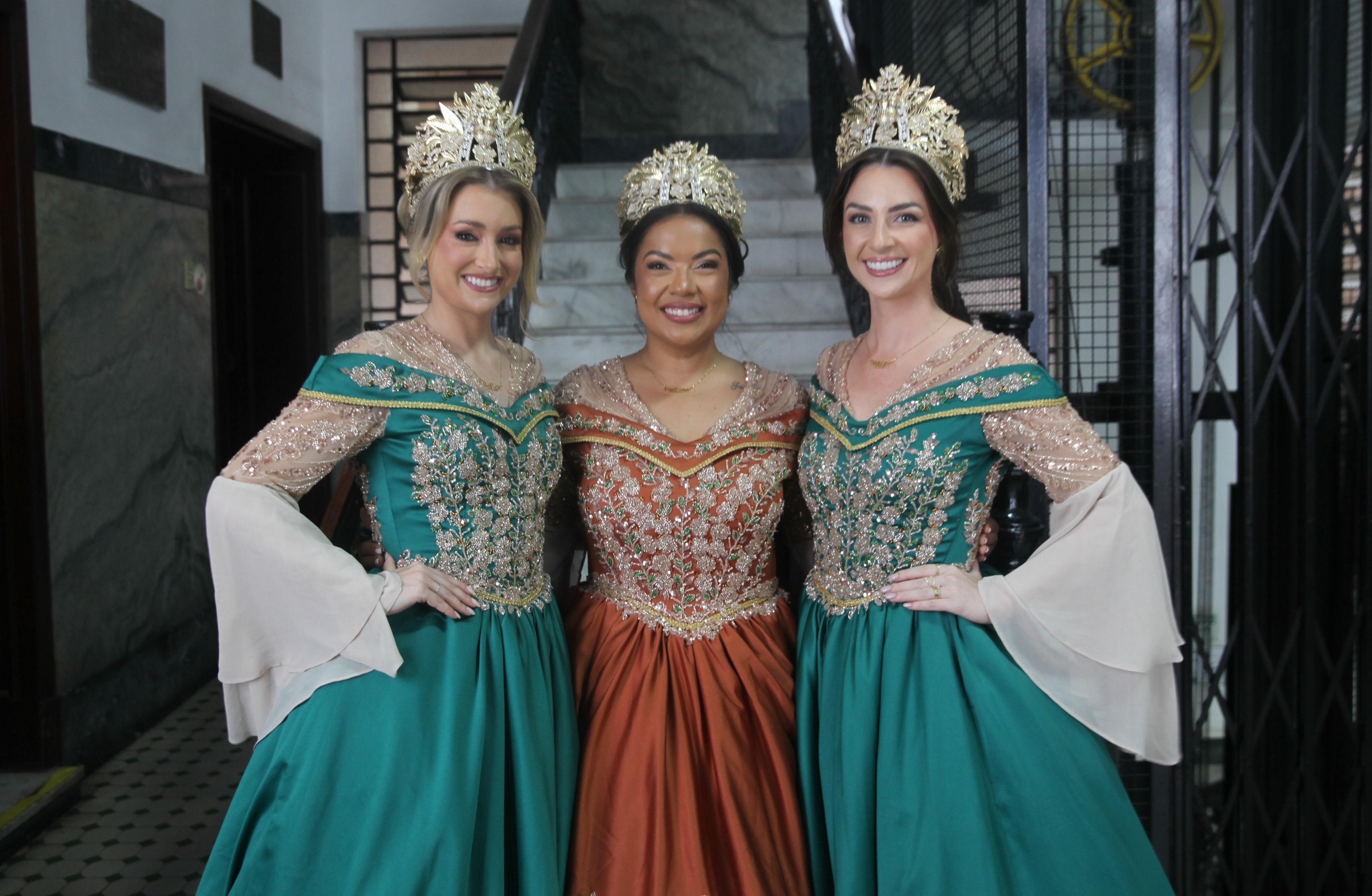 Princesas e rainha da Fenachim em visita ao Correio do Povo