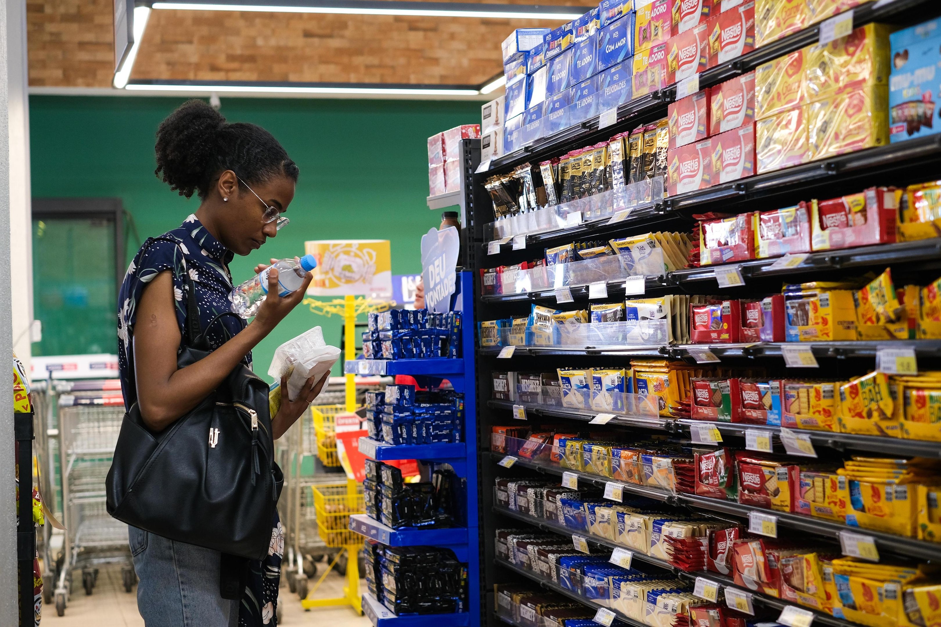 Uso de canetas emagrecedoras leva supermercados a reverem produtos oferecidos, diz setor