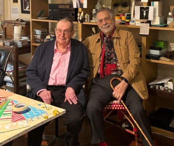 Dean Tavoularis (E) e Francis Ford Coppola, que trabalharam juntos