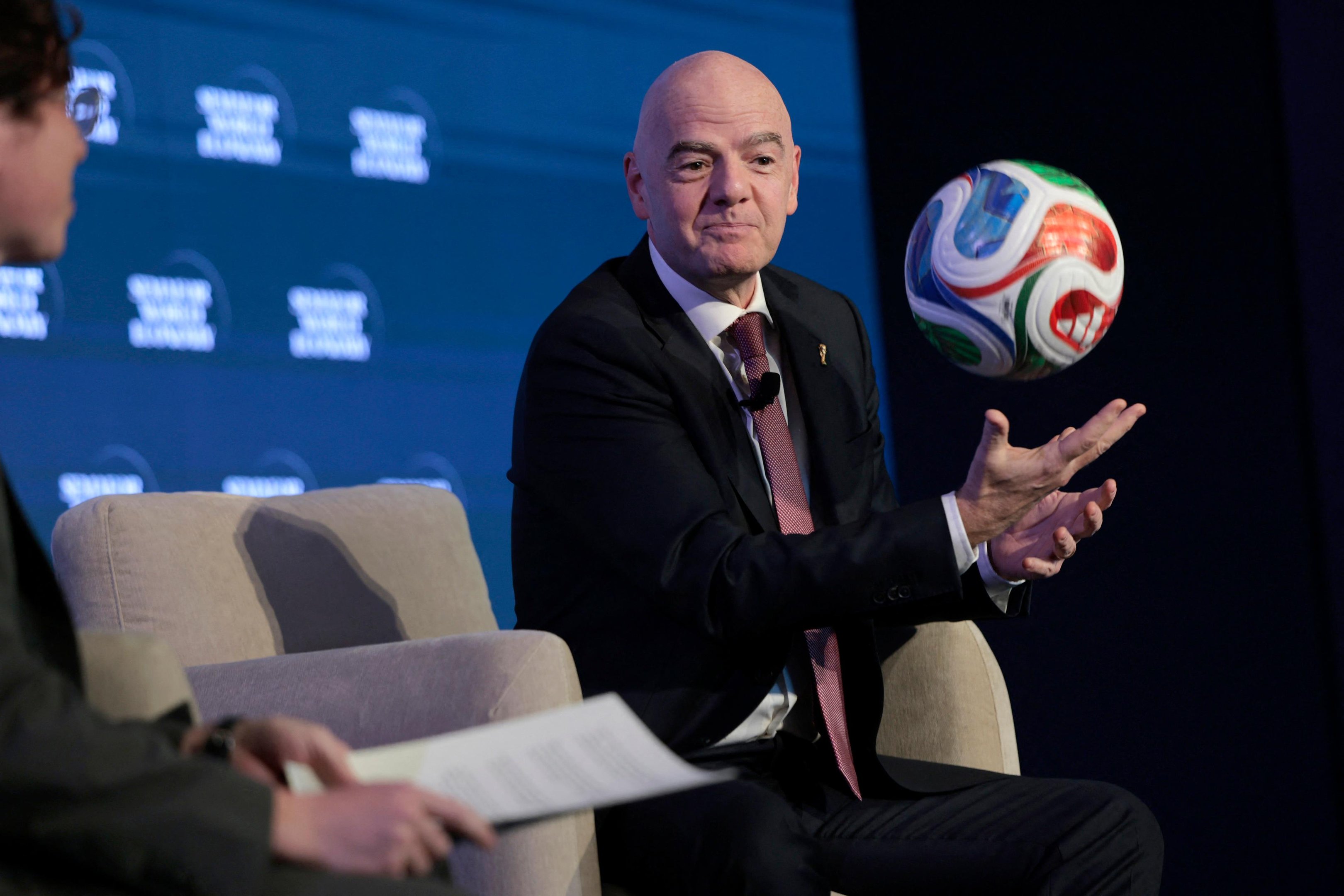 Fifa rejeita ideia de Trump sobre It&aacute;lia na vaga do Ir&atilde;