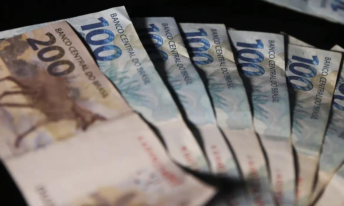 Minist&eacute;rio restringe tarifas e limita custo do cr&eacute;dito consignado CLT