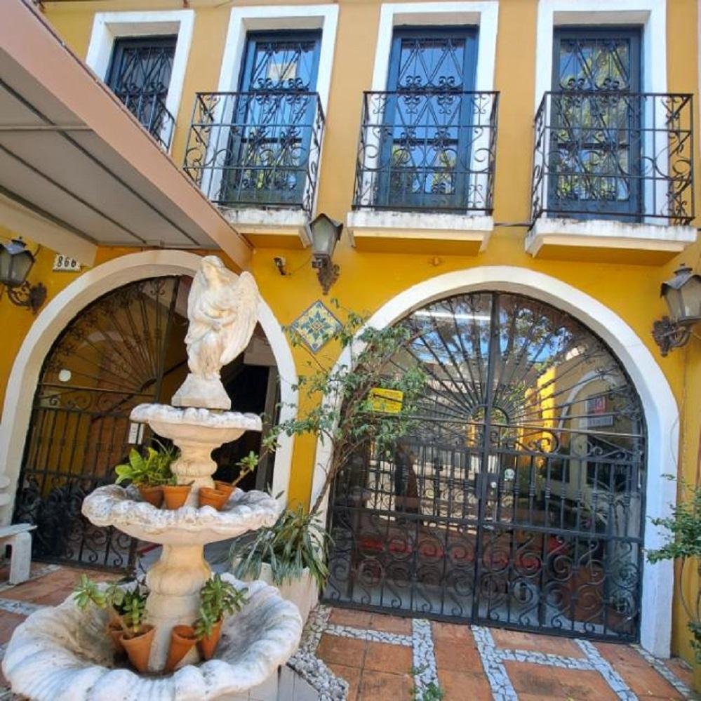 A Casa Cadica Centro de Arte realizar&aacute; no pr&oacute;ximo s&aacute;bado, 25/04, o projeto &ldquo;Port&otilde;es Abertos&rdquo;, oferecendo ao p&uacute;blico uma imers&atilde;o gratuita em diferentes linguagens art&iacute;sticas.
