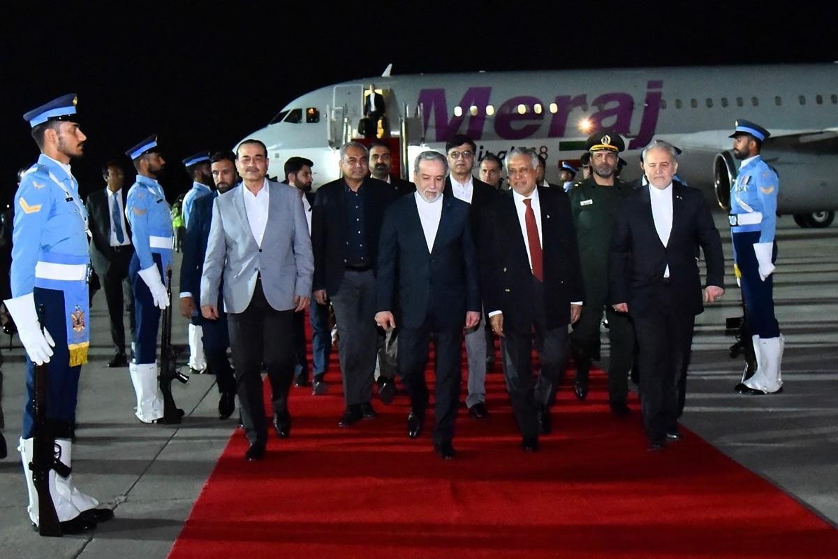 O ministro das Rela&ccedil;&otilde;es Exteriores iraniano, Abbas Araghchi, chegou a Islamabad na noite desta sexta-feira, 24