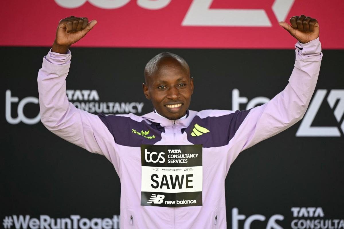 Queniano se torna primeiro atleta a correr maratona abaixo de 2 horas