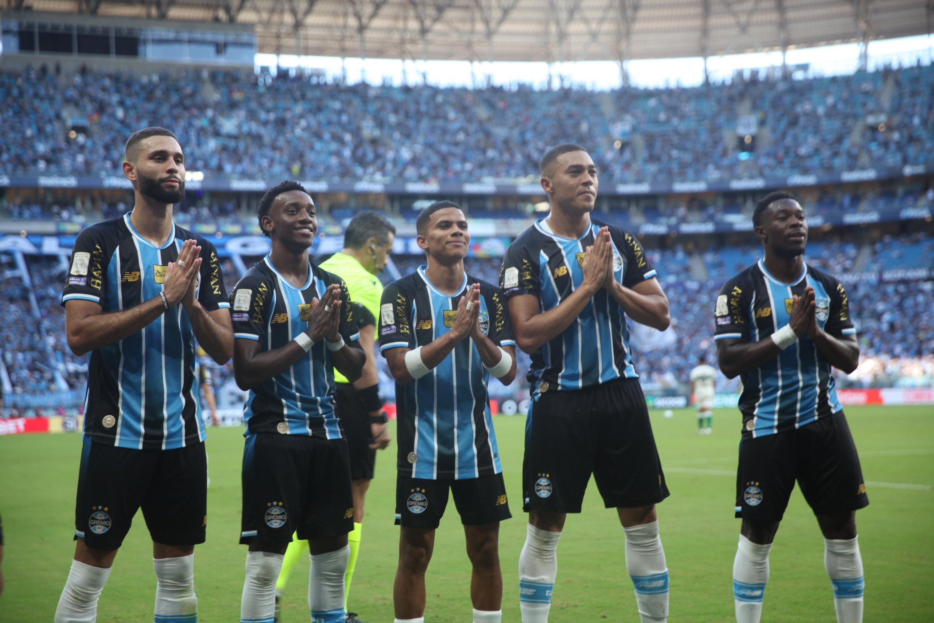 Gr&ecirc;mio ganhou do Coritiba por 1 a 0