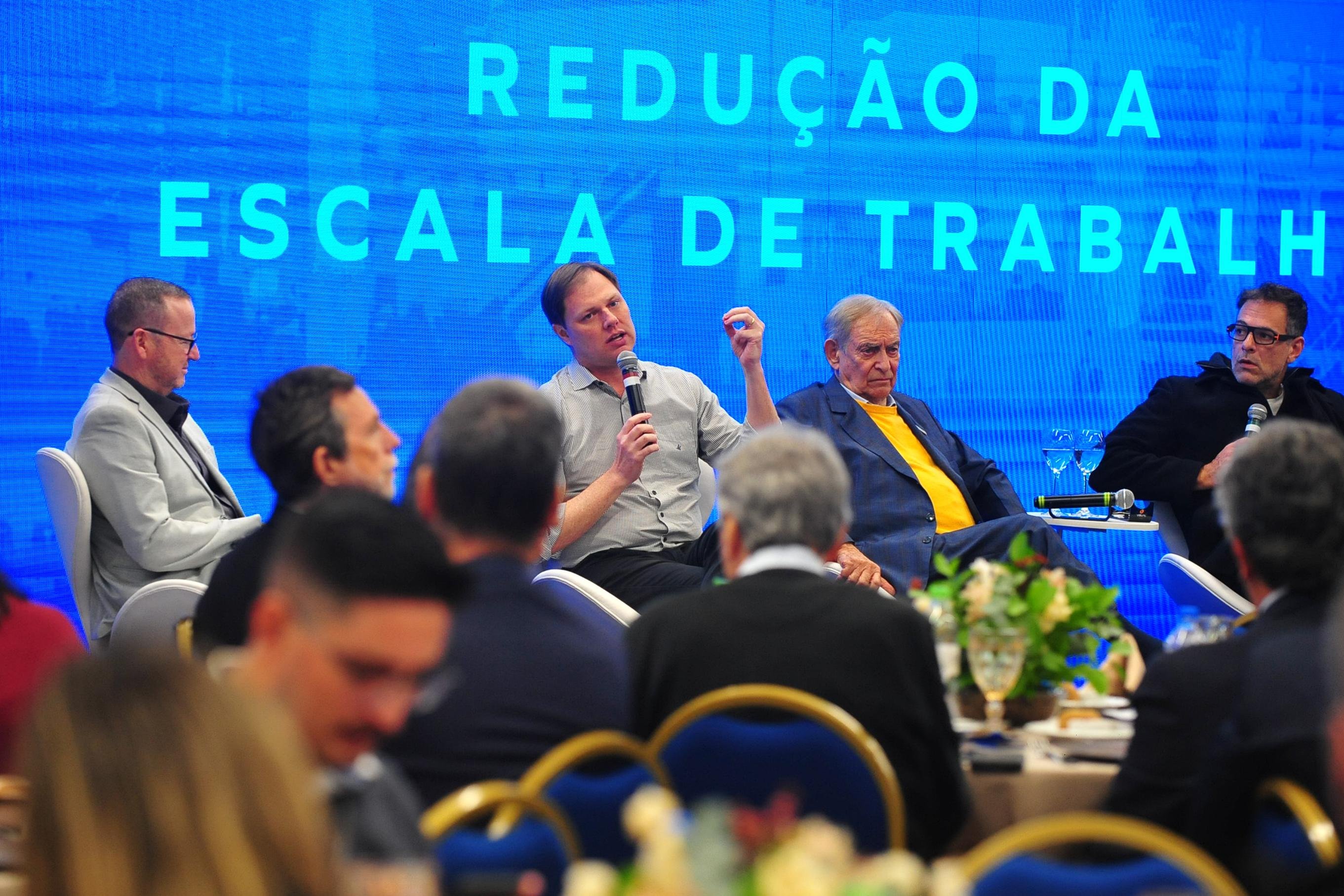 Deputado federal Lucas Redecker foi o convidado da Fiergs para falar sobre a tramita&ccedil;&atilde;o do projeto
