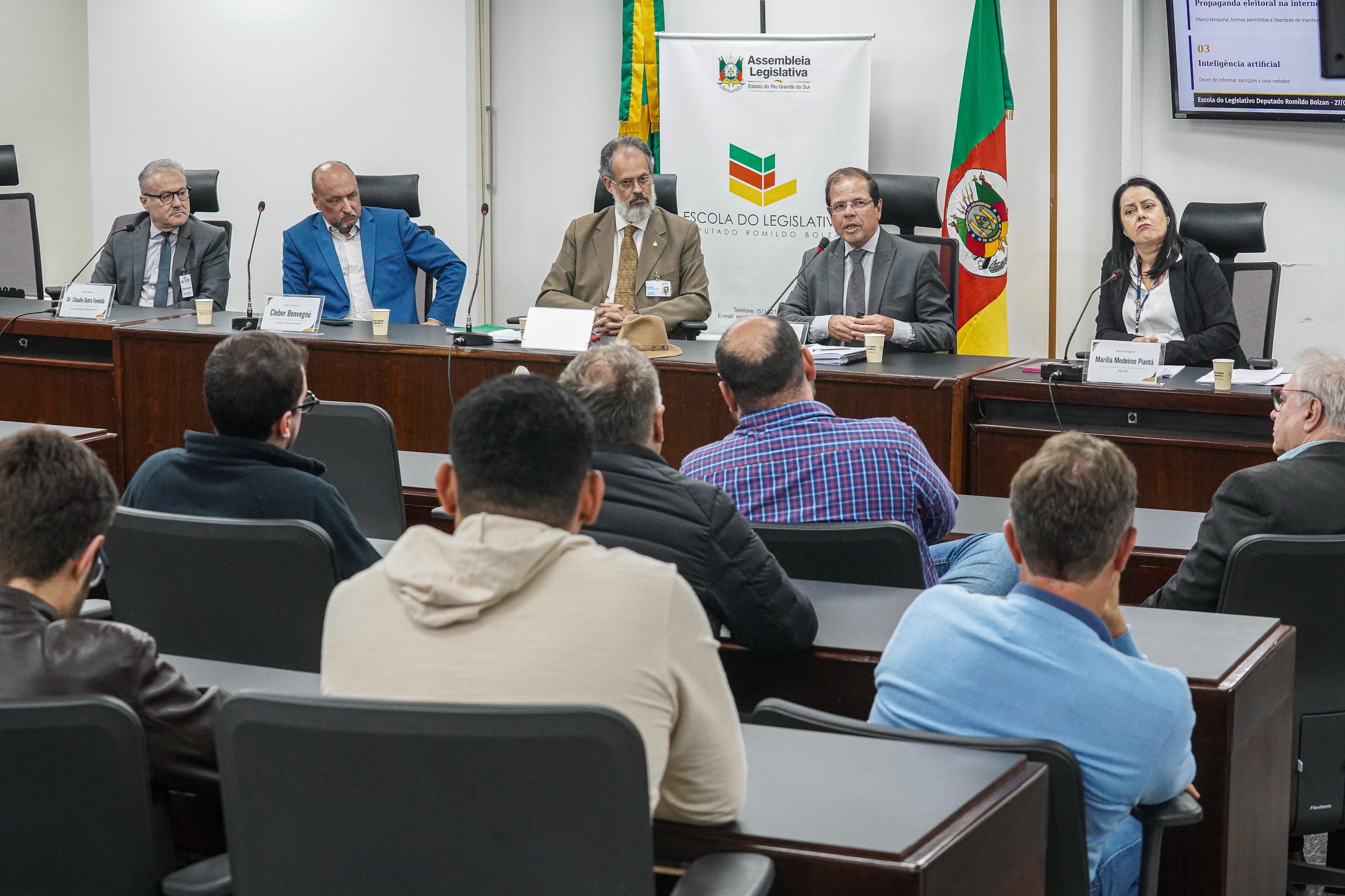 O evento &eacute; realizado pela Escola do Legislativo Deputado Romildo Bolzan