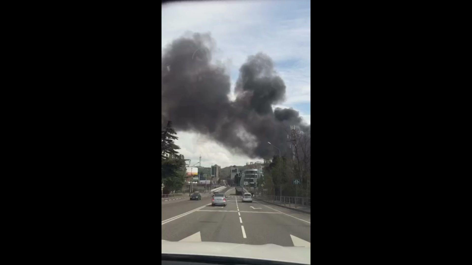 Inc&ecirc;ndio atinge importante refinaria de petr&oacute;leo em Tuapse, no sul da R&uacute;ssia