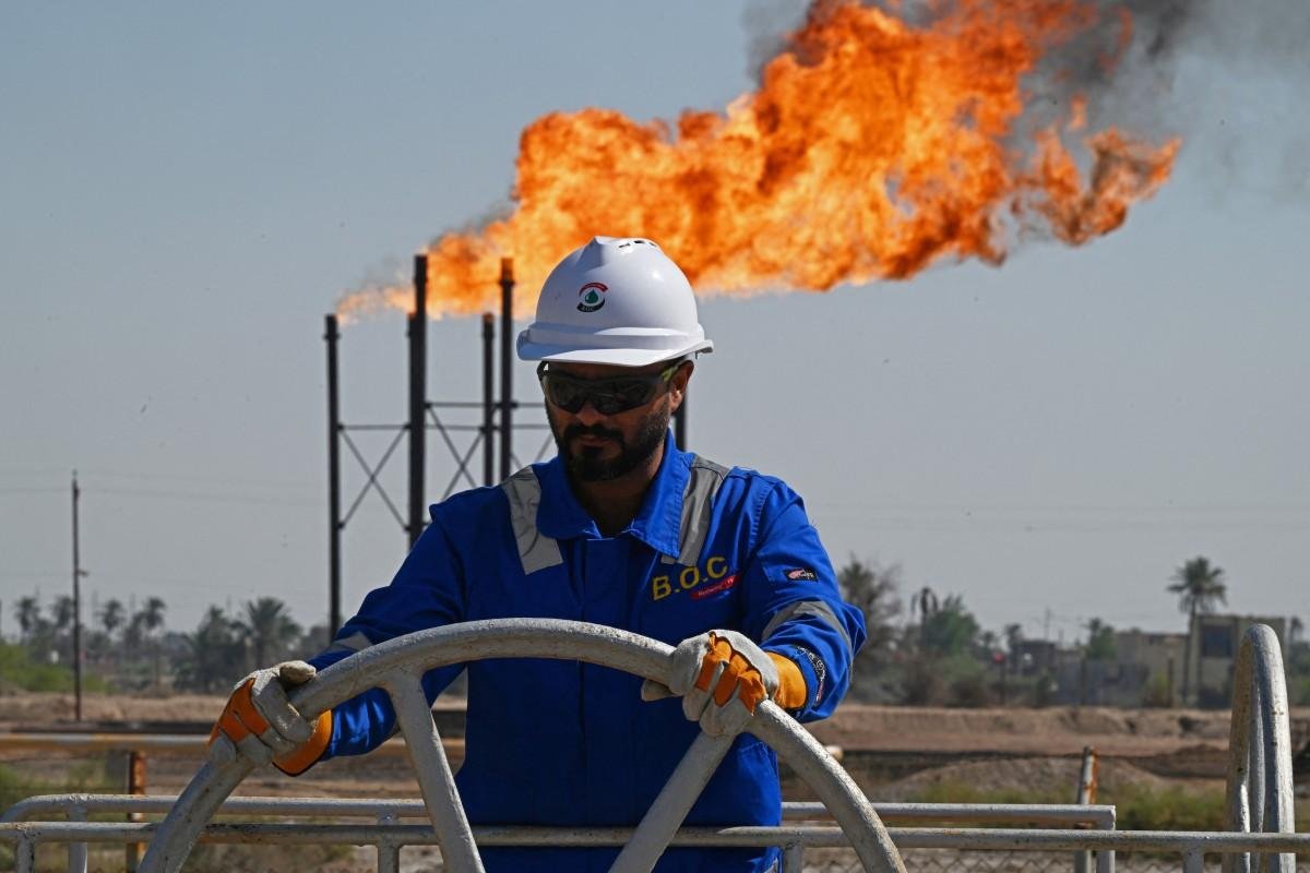 Temor de um bloqueio prolongado do crucial Estreito de Ormuz impulsionou o Brent em 7,58%