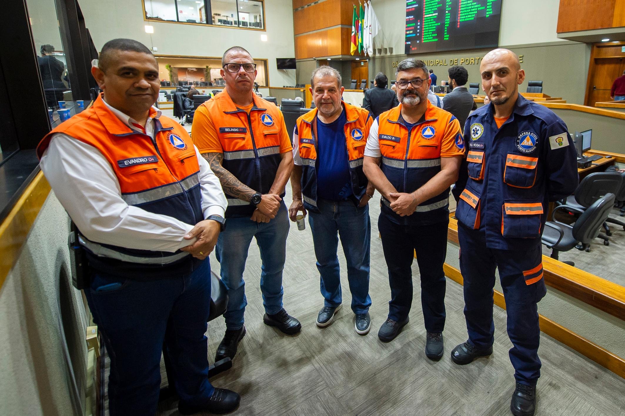 Agentes da Defesa Civil acompanharam a vota&ccedil;&atilde;o na Casa Legislativa