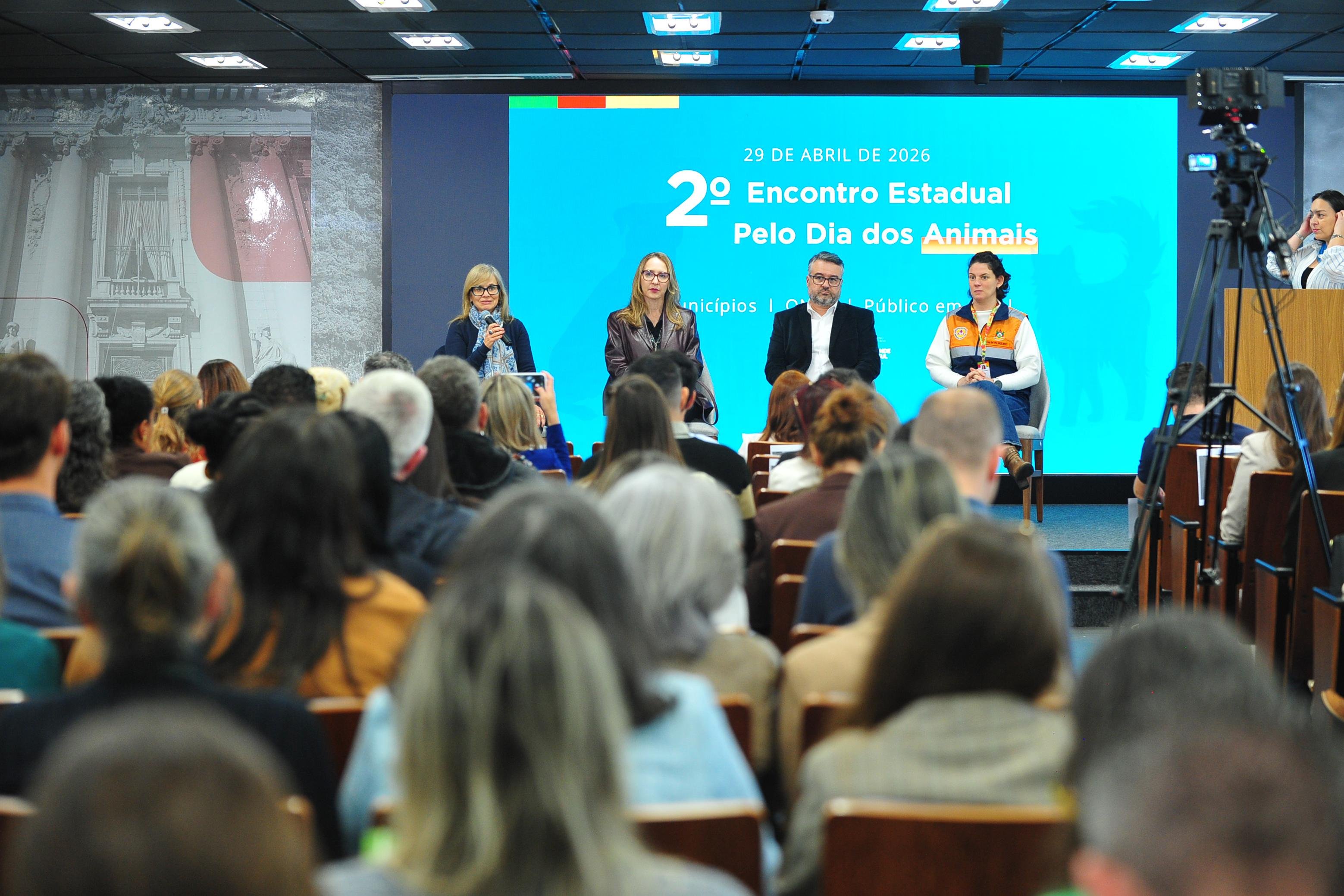 Evento reuniu poder p&uacute;blico e sociedade civil para debater a&ccedil;&otilde;es de bem-estar animal e estrat&eacute;gias de resposta a desastres
