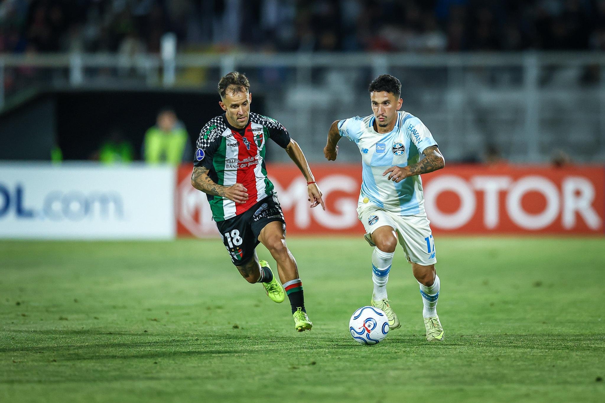Dodi foi titular diante do Palestino, em Santiago