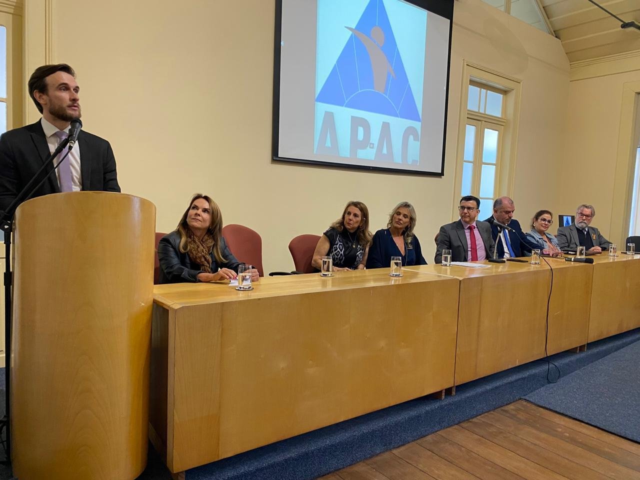 Juiz&nbsp;Alejandro Rayo faz manifesta&ccedil;&atilde;o em audi&ecirc;ncia p&uacute;blica sobre APAC feminina