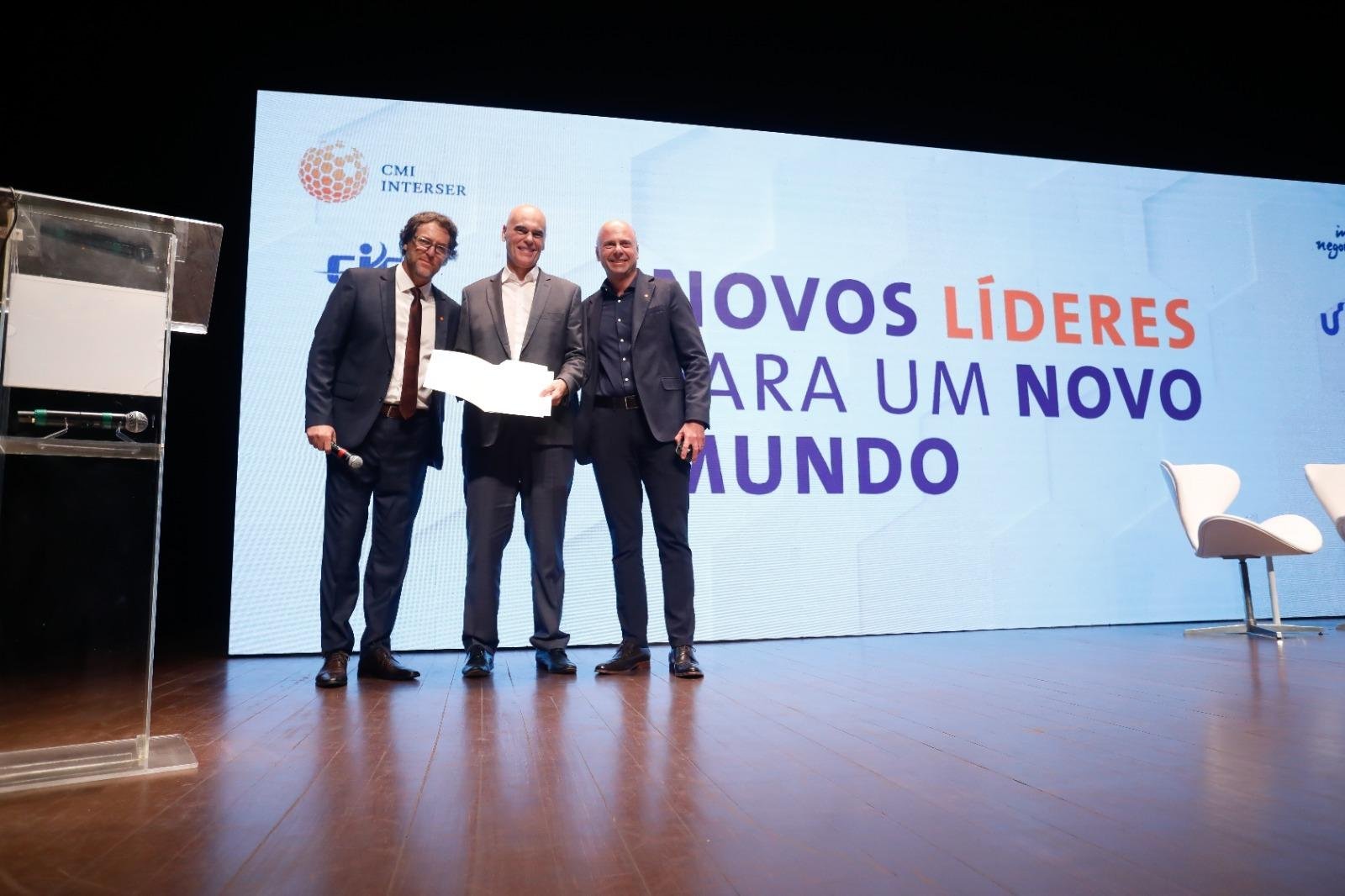 Encontro foi marcado pela assinatura de termo de coopera&ccedil;&atilde;o entre CMI e CIEE-RS