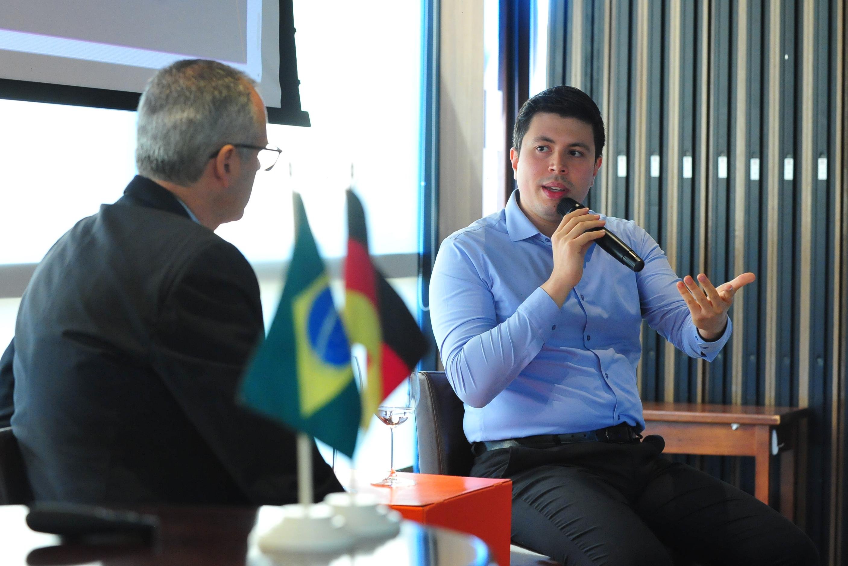 Andr&eacute; Matcin, economista s&ecirc;nior do Ita&uacute; BBA, em evento na C&acirc;mara Brasil-Alemanha no RS