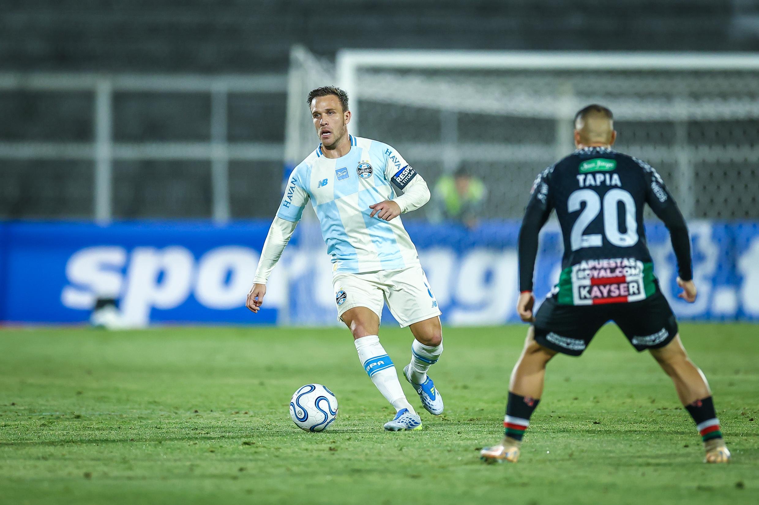 Santos quita transfer ban e abre caminho para Arthur