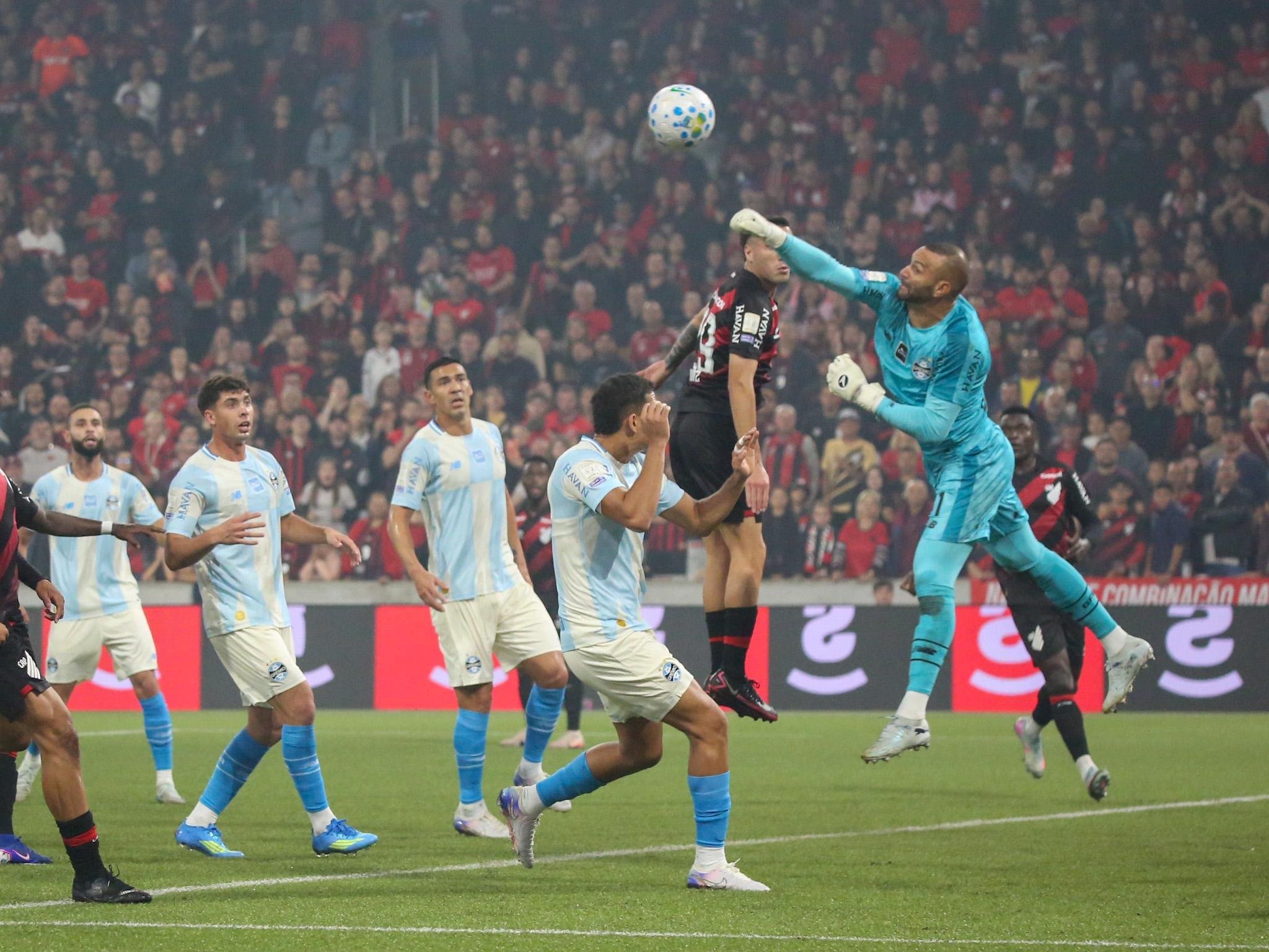 Gr&ecirc;mio e Atlhetico fizeram um jogo feio na Arena da Baixada