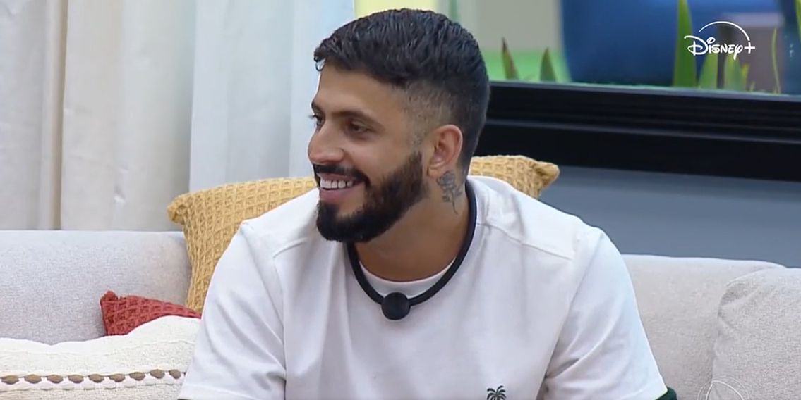Jovan deixou A Casa do Patr&atilde;o dias depois de sobreviver &agrave; elimina&ccedil;&atilde;o contra Marina Keller e Marcelo Skova, primeira v&iacute;tima do T&aacute; Na Reta