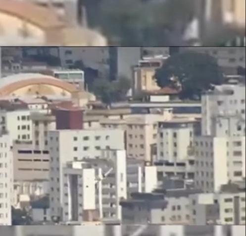 Avi&atilde;o atingiu pr&eacute;dio em Belo Horizonte