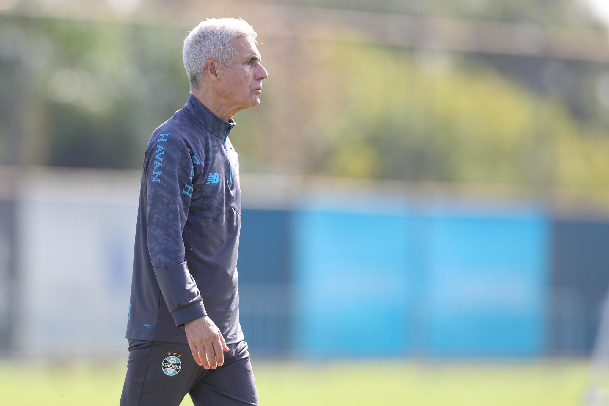 Lu&iacute;s Castro volta a comandar o Tricolor em Buenos Aires