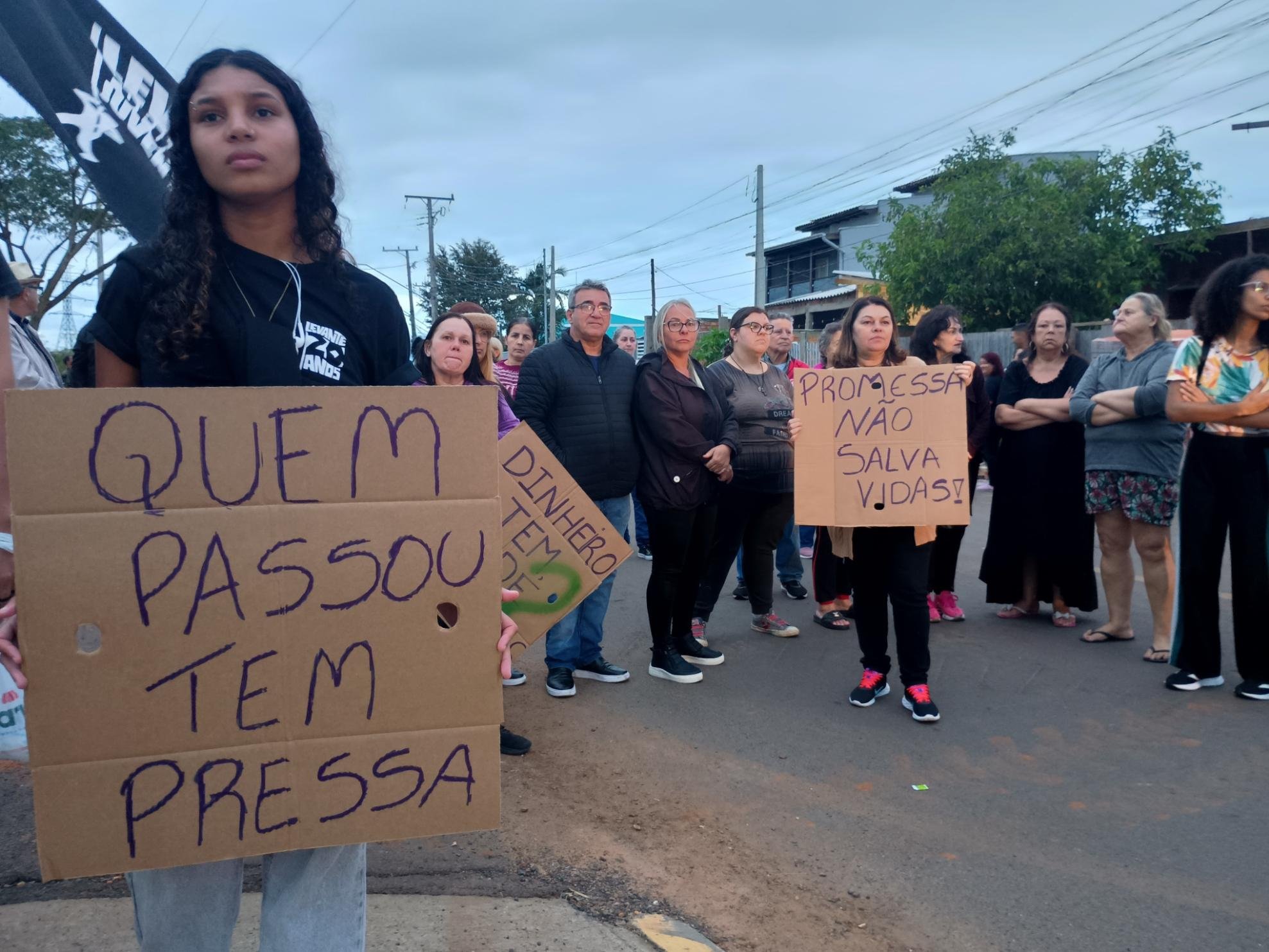 Moradores pedem mais agilidade nas obras e clareza nas informa&ccedil;&otilde;es