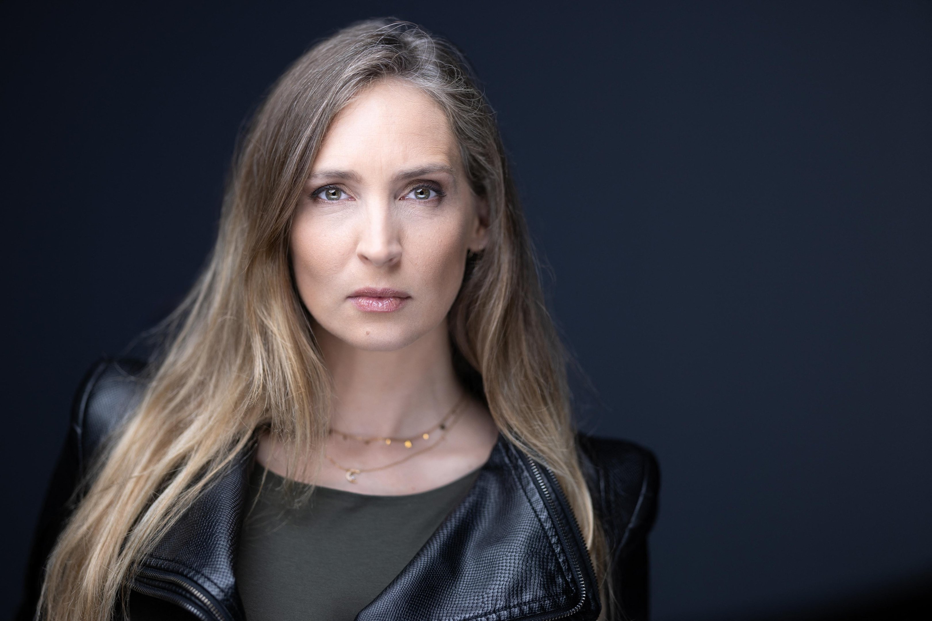 Ex-modelo acusa ca&ccedil;a-talentos franc&ecirc;s de recrut&aacute;-la para Epstein
