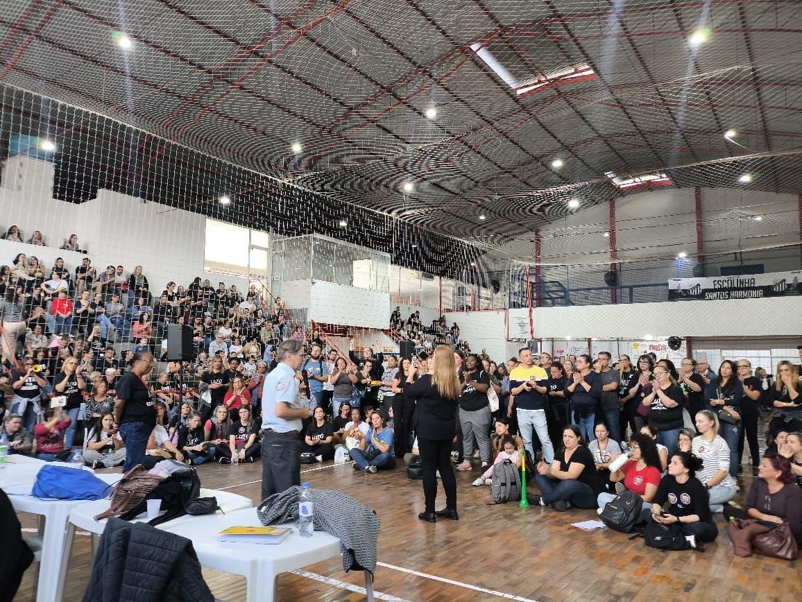 &Uacute;ltima assembleia foi marcada por debates e falas bem divididas