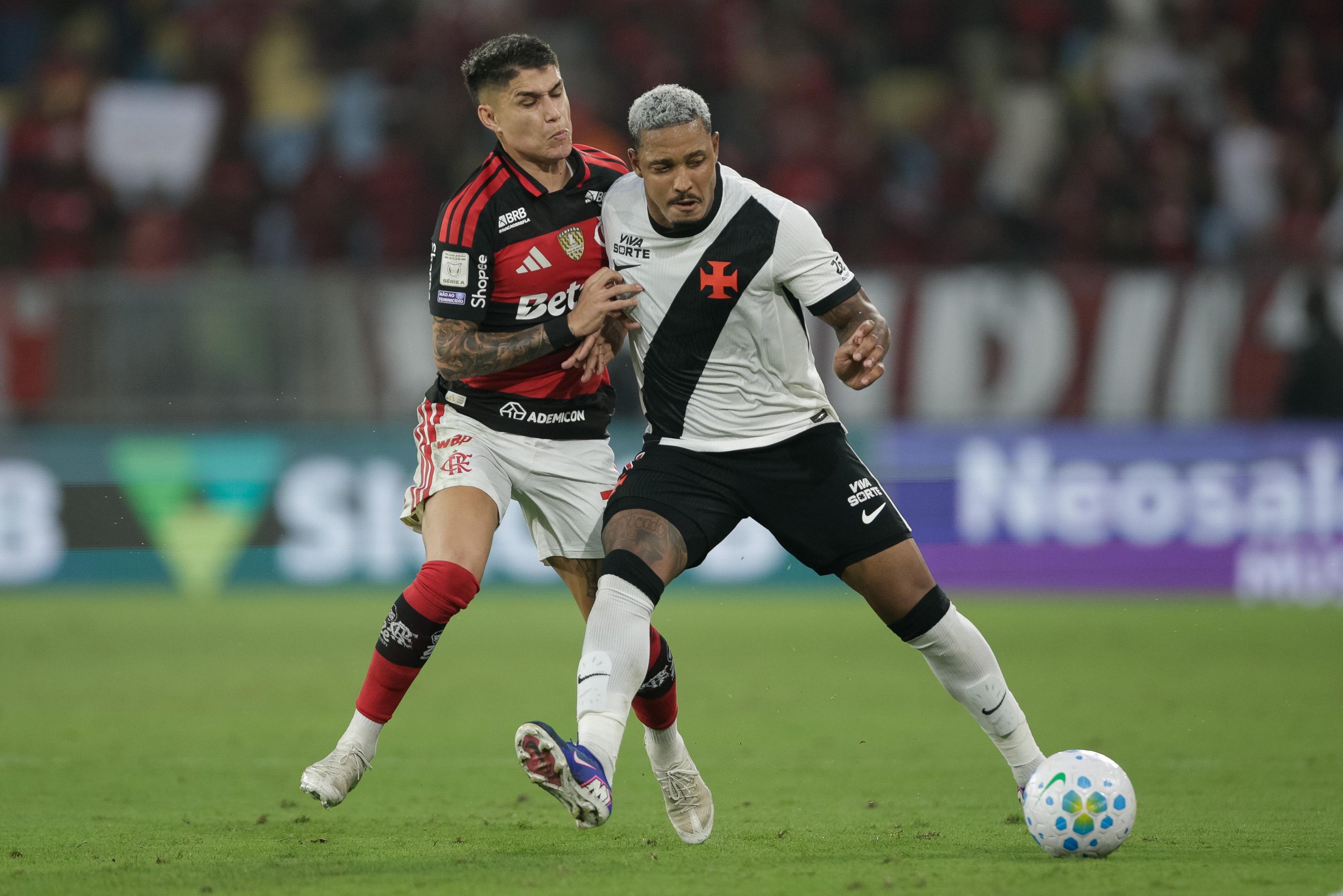Flamengo empatou em 2 a 2 com o Vasco no domingo