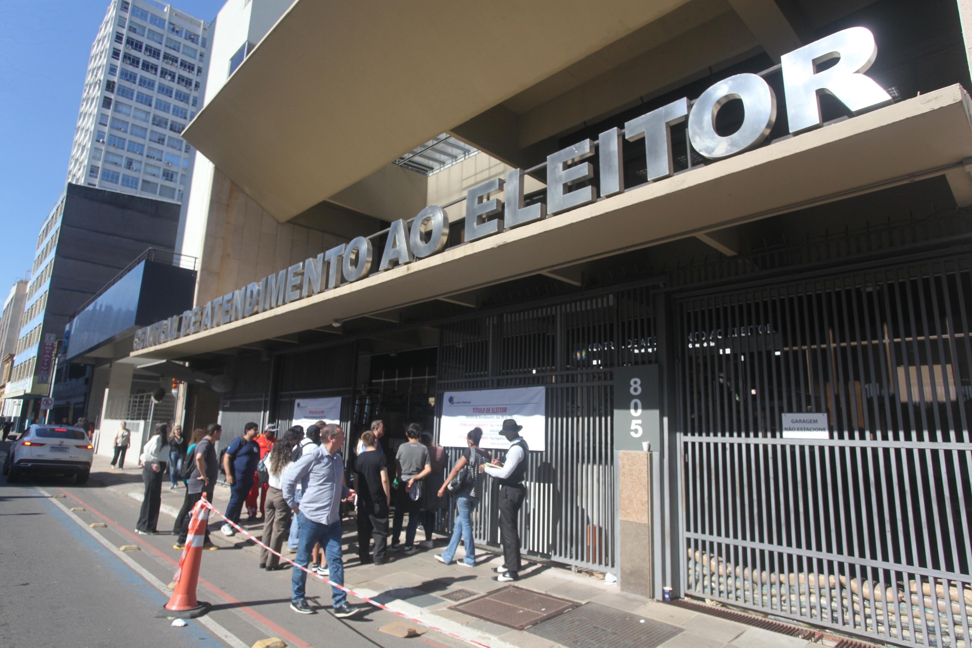 A Central de Atendimento ao Eleitor de Porto Alegre est&aacute; distribuindo senhas para acesso aos servi&ccedil;os com hora marcada