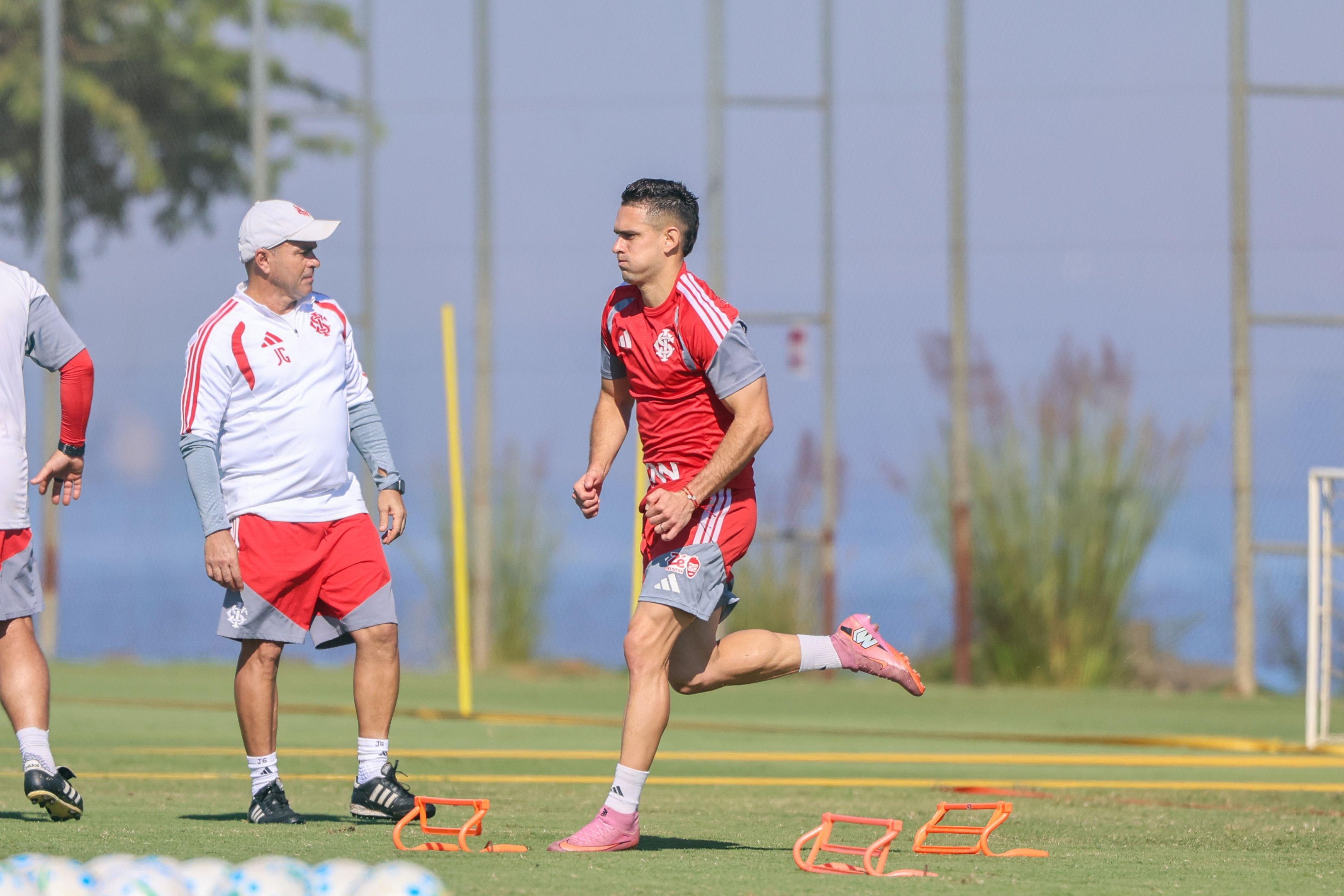 Rafael Borr&eacute; est&aacute; no grupo que viajou a Pelotas