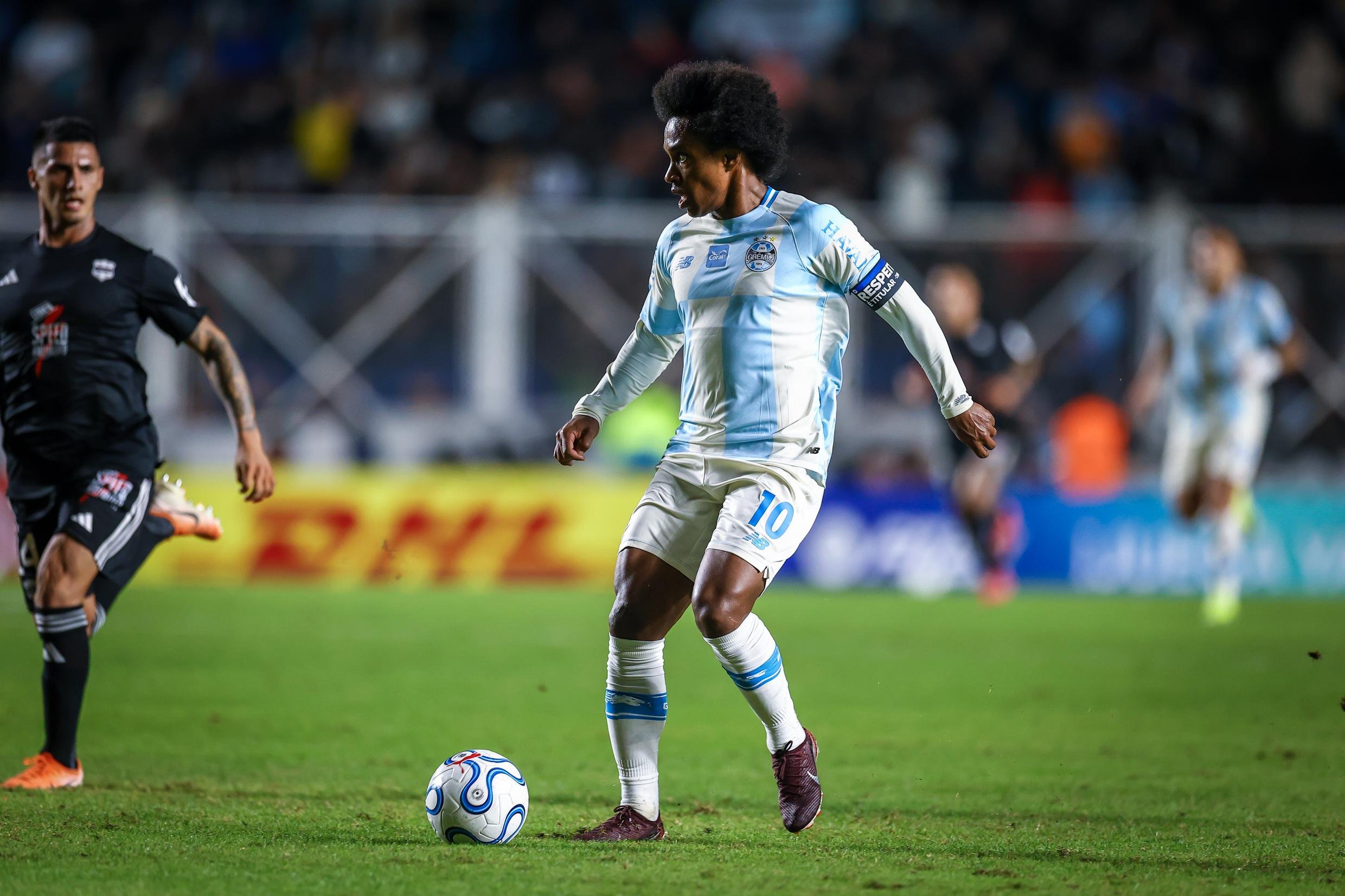 Willian pode deixar o Gr&ecirc;mio na janela de transfer&ecirc;ncias