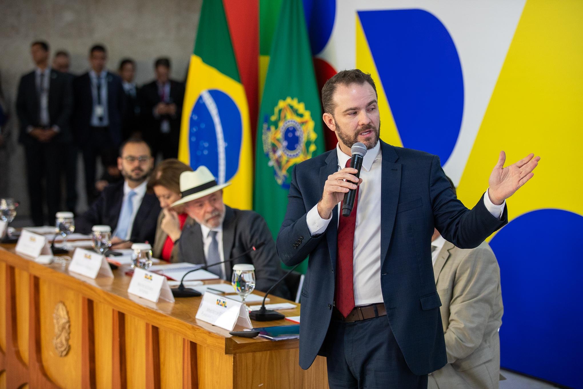 Ministro da Fazenda refor&ccedil;a que sistema de pagamentos instant&acirc;neo &eacute; compreendido e pede uni&atilde;o para combater interesses contr&aacute;rios