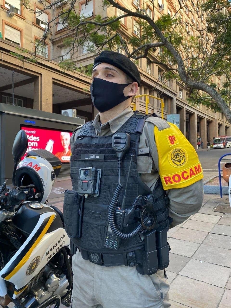 C&acirc;meras corporais j&aacute; foram implementadas no policiamento de Porto Alegre