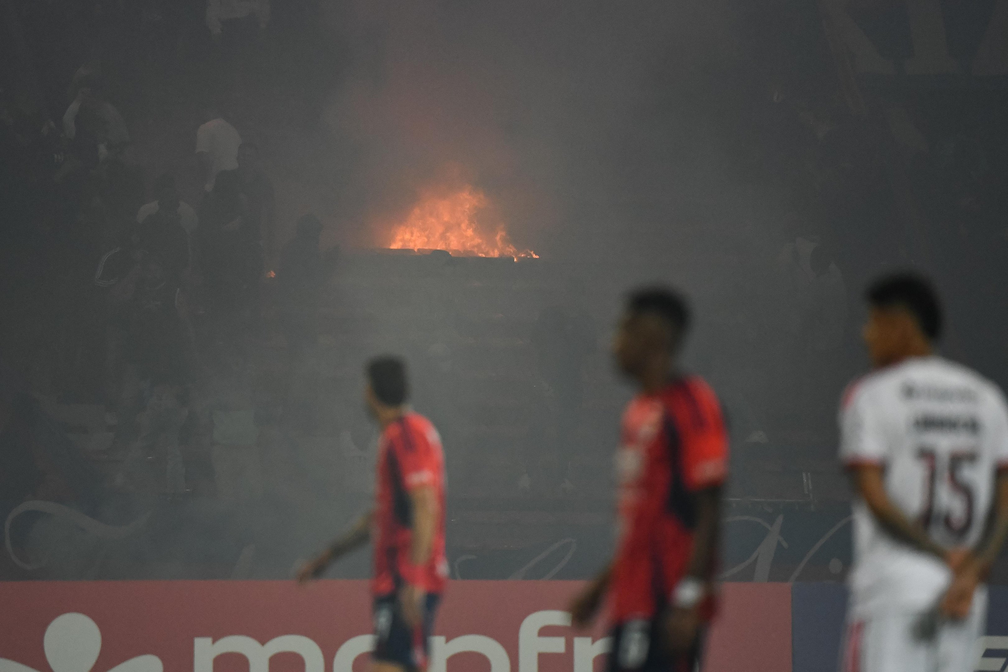 Setor do est&aacute;dio teve princ&iacute;pio de inc&ecirc;ndio
